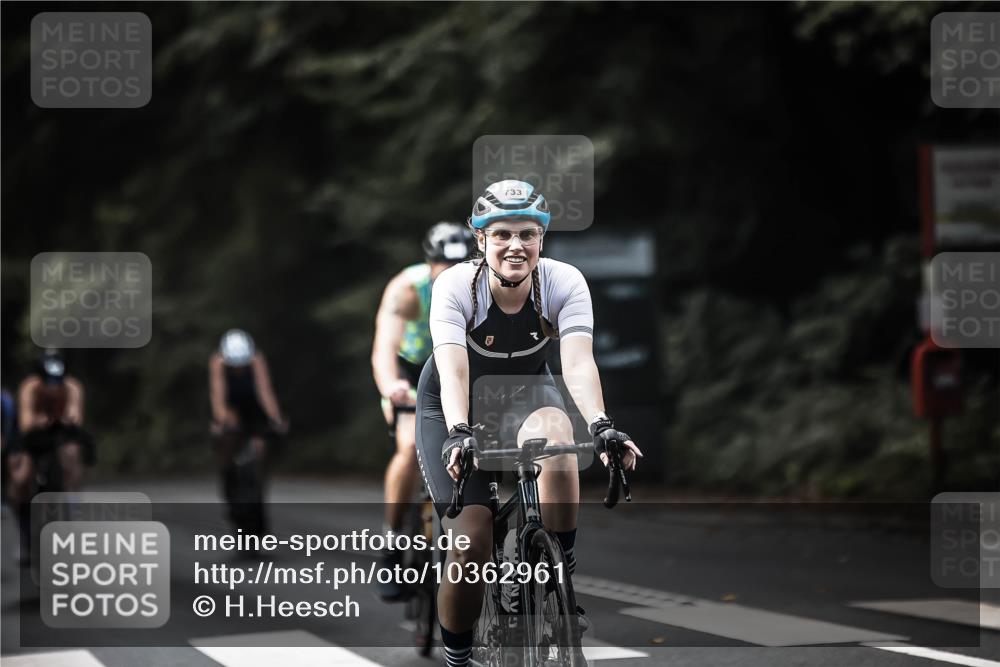 13.09.2026 - Stadtparktriathlon H.Heesch http://msf.ph/oto/10362961 13.09.2026 11:19:31 Radfahren 600, 612, 709, 733, 760, 789, 808, 812, 822 meine-sportfotos.de