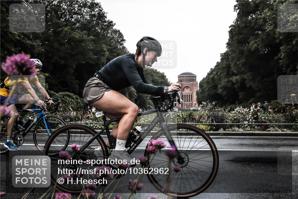 13.09.2026 - Stadtparktriathlon H.Heesch http://msf.ph/oto/10362962 13.09.2026 12:26:27 Radfahren 1027, 1029, 1073, 1078, 1083, 1146, 1167, 1184 meine-sportfotos.de