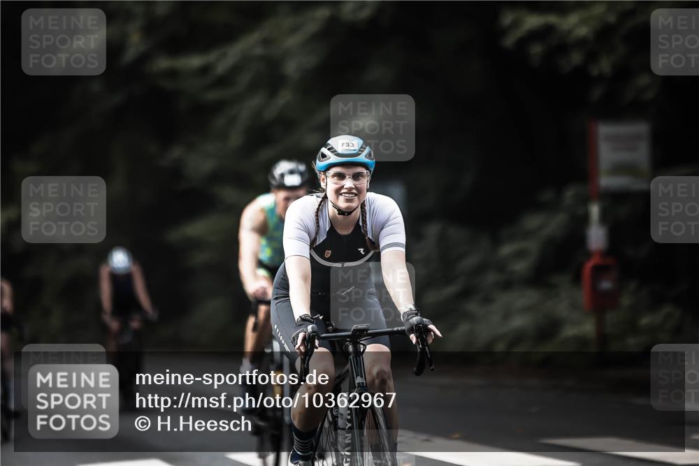 13.09.2026 - Stadtparktriathlon H.Heesch http://msf.ph/oto/10362967 13.09.2026 11:19:32 Radfahren 600, 612, 709, 733, 760, 789, 808, 812, 822 meine-sportfotos.de
