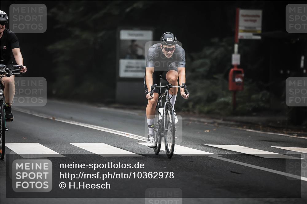 13.09.2026 - Stadtparktriathlon H.Heesch http://msf.ph/oto/10362978 13.09.2026 10:06:56 Radfahren 217, 285, 290, 306, 328 meine-sportfotos.de