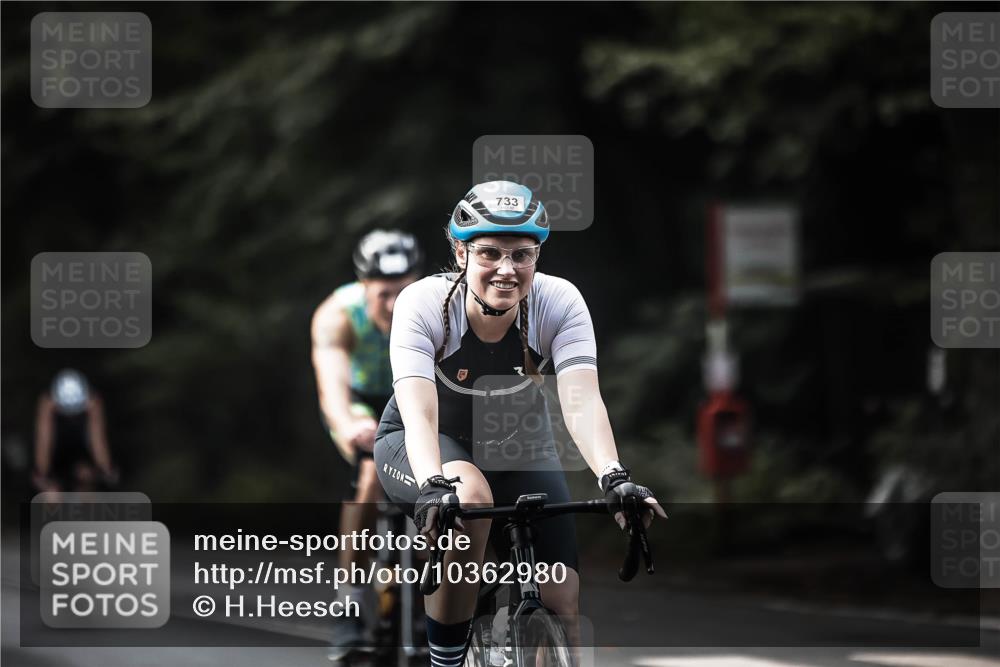 13.09.2026 - Stadtparktriathlon H.Heesch http://msf.ph/oto/10362980 13.09.2026 11:19:32 Radfahren 600, 612, 709, 733, 760, 789, 808, 812, 822 meine-sportfotos.de