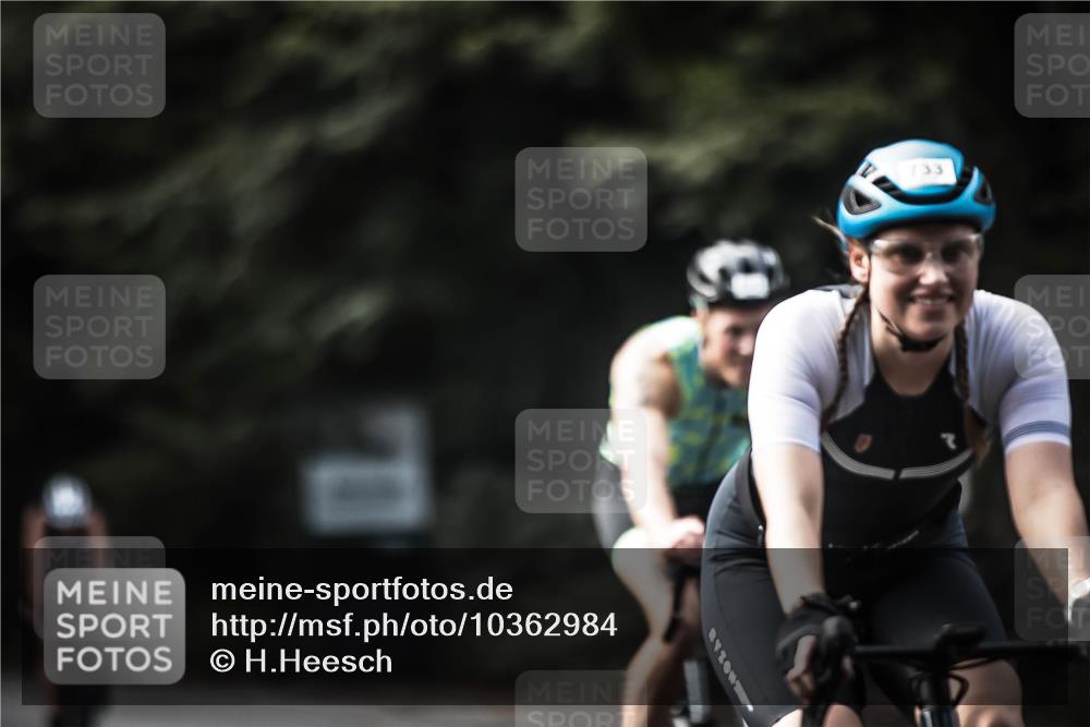 13.09.2026 - Stadtparktriathlon H.Heesch http://msf.ph/oto/10362984 13.09.2026 11:19:32 Radfahren 600, 612, 709, 733, 760, 789, 808, 812, 822 meine-sportfotos.de