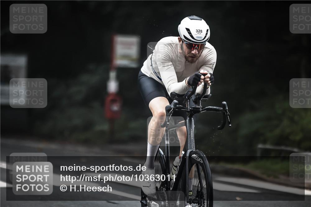 13.09.2026 - Stadtparktriathlon H.Heesch http://msf.ph/oto/10363011 13.09.2026 10:06:59 Radfahren 217, 284, 290, 306, 328, 339 meine-sportfotos.de