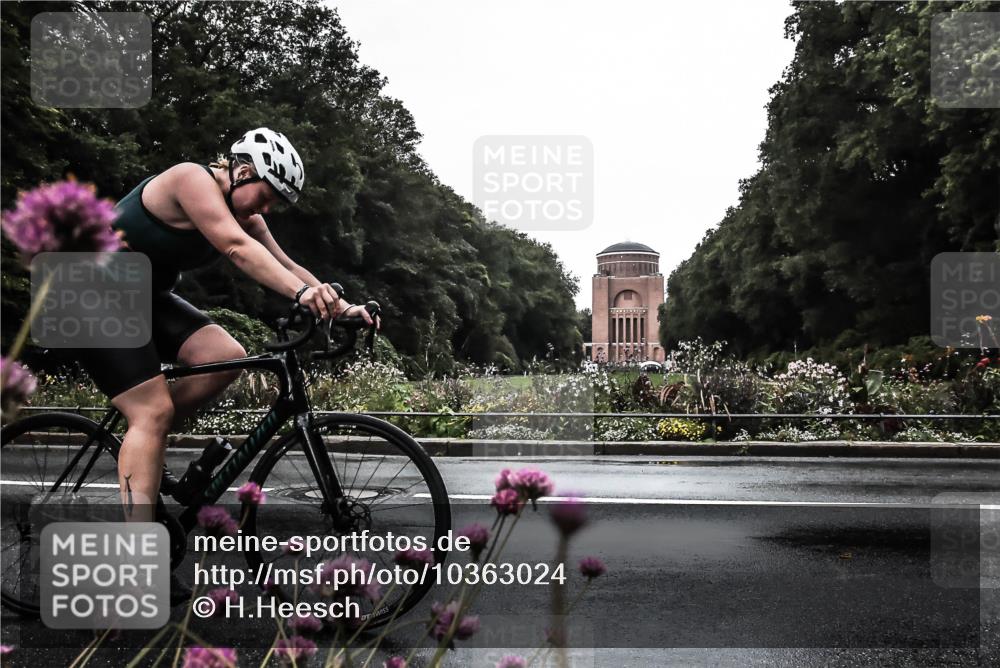 13.09.2026 - Stadtparktriathlon H.Heesch http://msf.ph/oto/10363024 13.09.2026 12:26:37 Radfahren 972, 980, 1159 meine-sportfotos.de