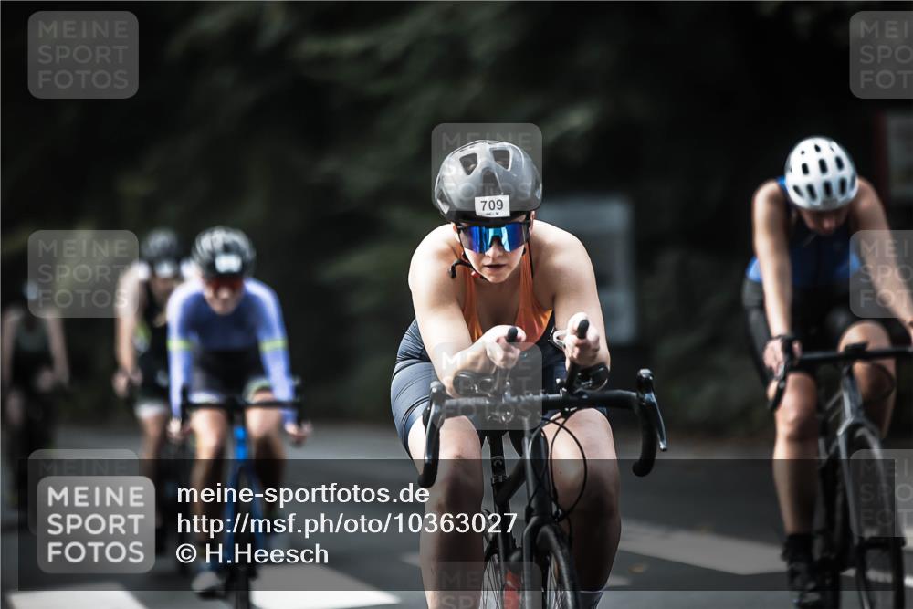 13.09.2026 - Stadtparktriathlon H.Heesch http://msf.ph/oto/10363027 13.09.2026 11:19:34 Radfahren 600, 612, 709, 733, 760, 789, 808, 812, 822 meine-sportfotos.de