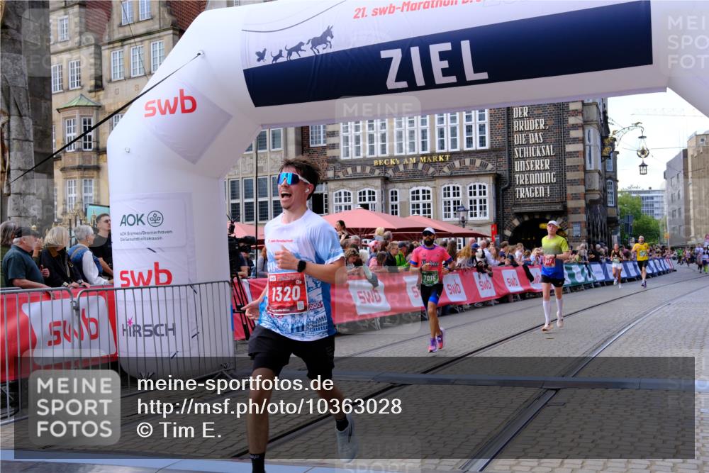 13.09.2026 - 21. swb-Marathon Bremen Tim E. http://msf.ph/oto/10363028 13.09.2026 13:00:38 Ziel 671, 912, 2683, 5776, 7015, 8689 meine-sportfotos.de