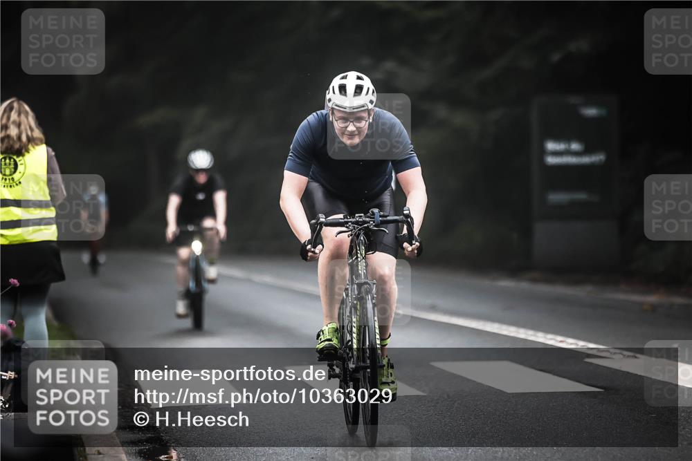 13.09.2026 - Stadtparktriathlon H.Heesch http://msf.ph/oto/10363029 13.09.2026 10:07:02 Radfahren 217, 284, 290, 304, 306, 328, 339 meine-sportfotos.de