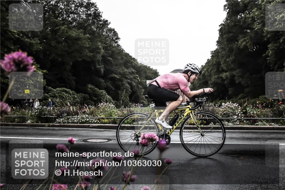 13.09.2026 - Stadtparktriathlon H.Heesch http://msf.ph/oto/10363030 13.09.2026 12:26:38 Radfahren 972, 980, 1159 meine-sportfotos.de