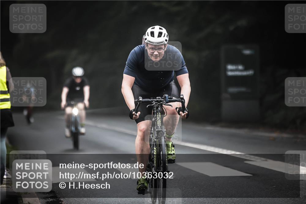 13.09.2026 - Stadtparktriathlon H.Heesch http://msf.ph/oto/10363032 13.09.2026 10:07:02 Radfahren 217, 284, 290, 304, 306, 328, 339 meine-sportfotos.de