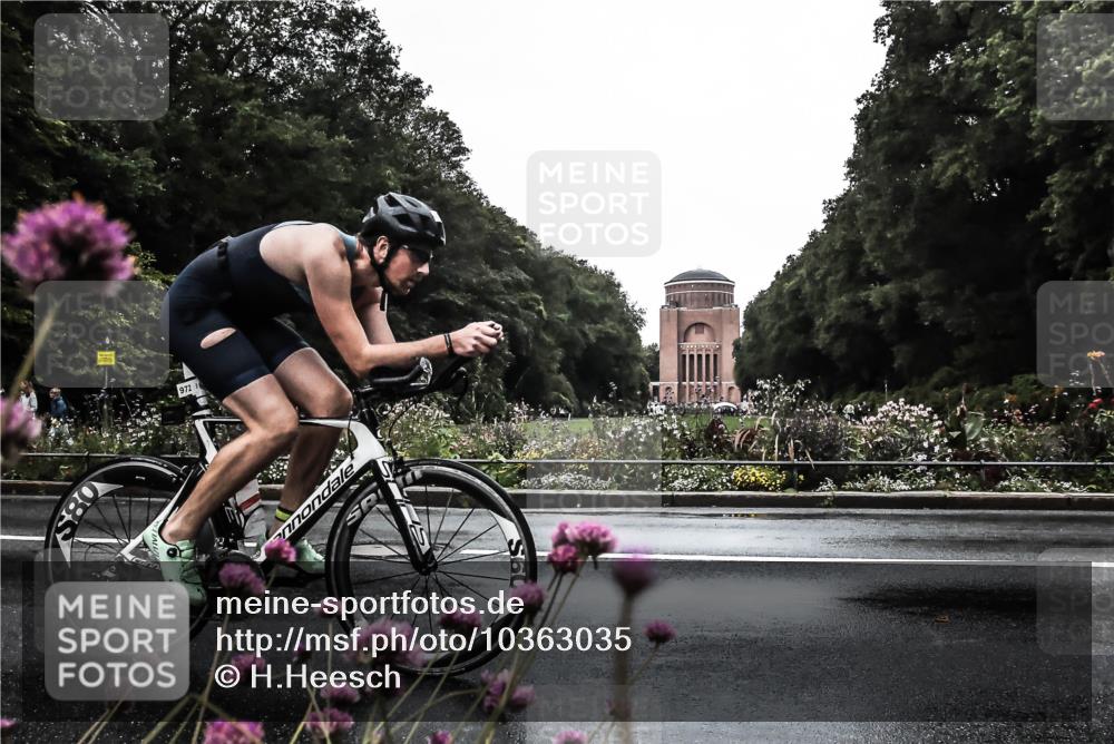 13.09.2026 - Stadtparktriathlon H.Heesch http://msf.ph/oto/10363035 13.09.2026 12:26:41 Radfahren 972, 980, 1000, 1062, 1063, 1178 meine-sportfotos.de