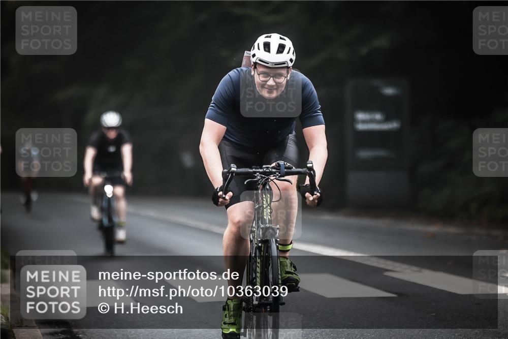 13.09.2026 - Stadtparktriathlon H.Heesch http://msf.ph/oto/10363039 13.09.2026 10:07:02 Radfahren 217, 284, 290, 304, 306, 328, 339 meine-sportfotos.de