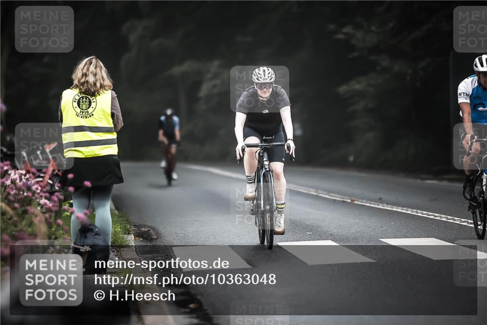 13.09.2026 - Stadtparktriathlon H.Heesch http://msf.ph/oto/10363048 13.09.2026 10:07:04 Radfahren 217, 284, 304, 328, 339 meine-sportfotos.de