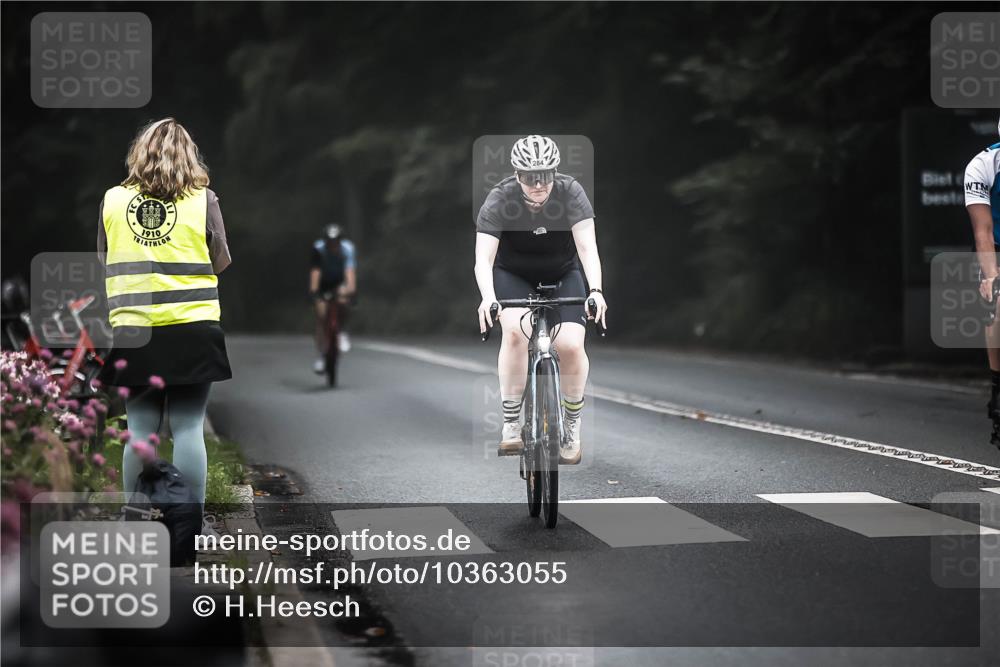13.09.2026 - Stadtparktriathlon H.Heesch http://msf.ph/oto/10363055 13.09.2026 10:07:04 Radfahren 217, 284, 304, 328, 339 meine-sportfotos.de