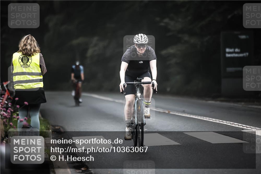 13.09.2026 - Stadtparktriathlon H.Heesch http://msf.ph/oto/10363067 13.09.2026 10:07:04 Radfahren 217, 284, 304, 328, 339 meine-sportfotos.de