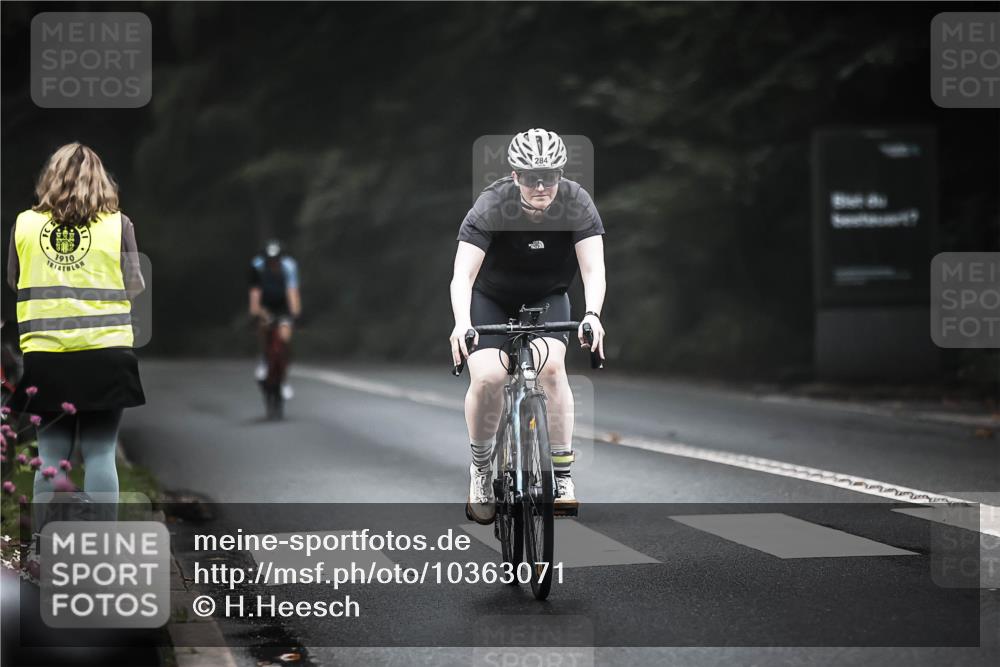 13.09.2026 - Stadtparktriathlon H.Heesch http://msf.ph/oto/10363071 13.09.2026 10:07:04 Radfahren 217, 284, 304, 328, 339 meine-sportfotos.de