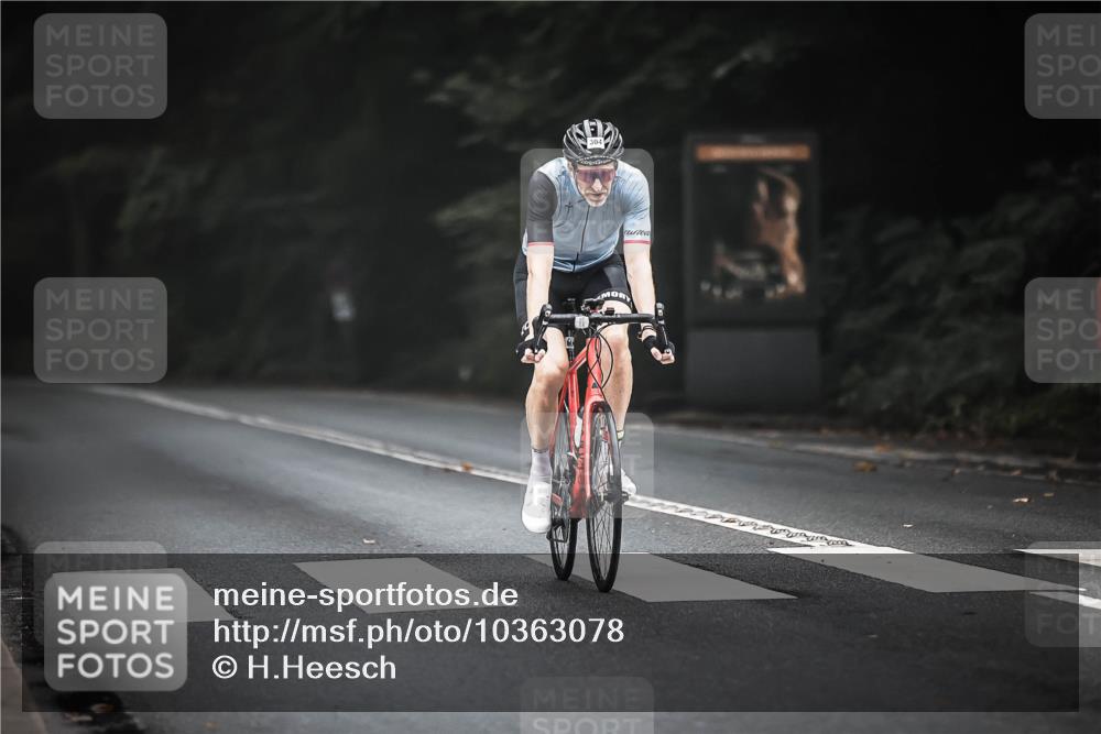 13.09.2026 - Stadtparktriathlon H.Heesch http://msf.ph/oto/10363078 13.09.2026 10:07:08 Radfahren 217, 284, 304, 339 meine-sportfotos.de