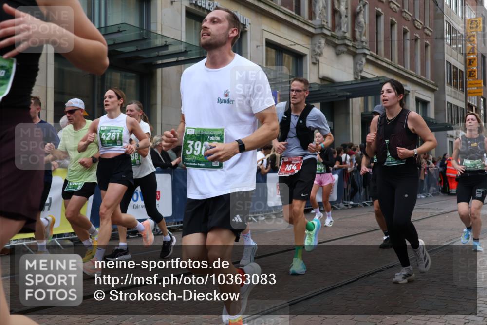 13.09.2026 - 21. swb-Marathon Bremen Strokosch-Dieckow http://msf.ph/oto/10363083 13.09.2026 13:36:45 Ziel 551, 843, 950, 1285, 1641, 1849, 1854, 1991, 2241, 2275, 2531, 2930, 3122, 3333, 3541, 3732, 3787, 3874, 3894, 3909, 3998, 4261, 4410, 4448, 4932, 4947, 5236, 5355, 5547, 5577, 6046, 6056, 6269, 6408, 6431, 6629, 6947, 6961, 6966, 7006, 7046, 7398, 7445, 7937, 8034, 8268, 8443, 8458, 8498, 8839, 9140, 9310, 9317, 9331, 9415, 9589, 9701, 9840, 13077, 164, 372, 813, 843, 900, 1738, 1880, 1936, 2467, 2673, 2692, 2700, 2731, 2819, 2823, 3067, 3585, 3635, 3815, 3998, 4006, 4050 meine-sportfotos.de