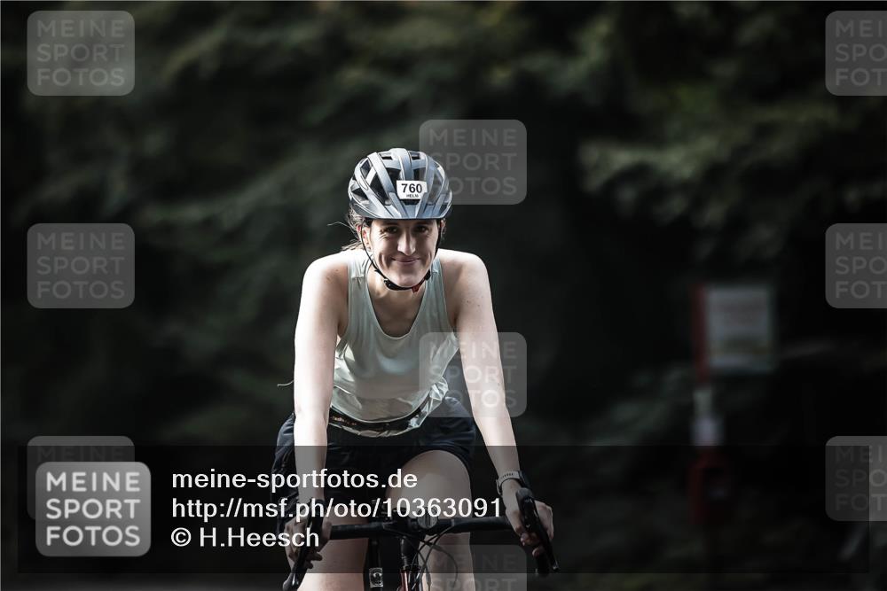 13.09.2026 - Stadtparktriathlon H.Heesch http://msf.ph/oto/10363091 13.09.2026 11:19:38 Radfahren 600, 612, 709, 733, 760, 788, 812, 822 meine-sportfotos.de