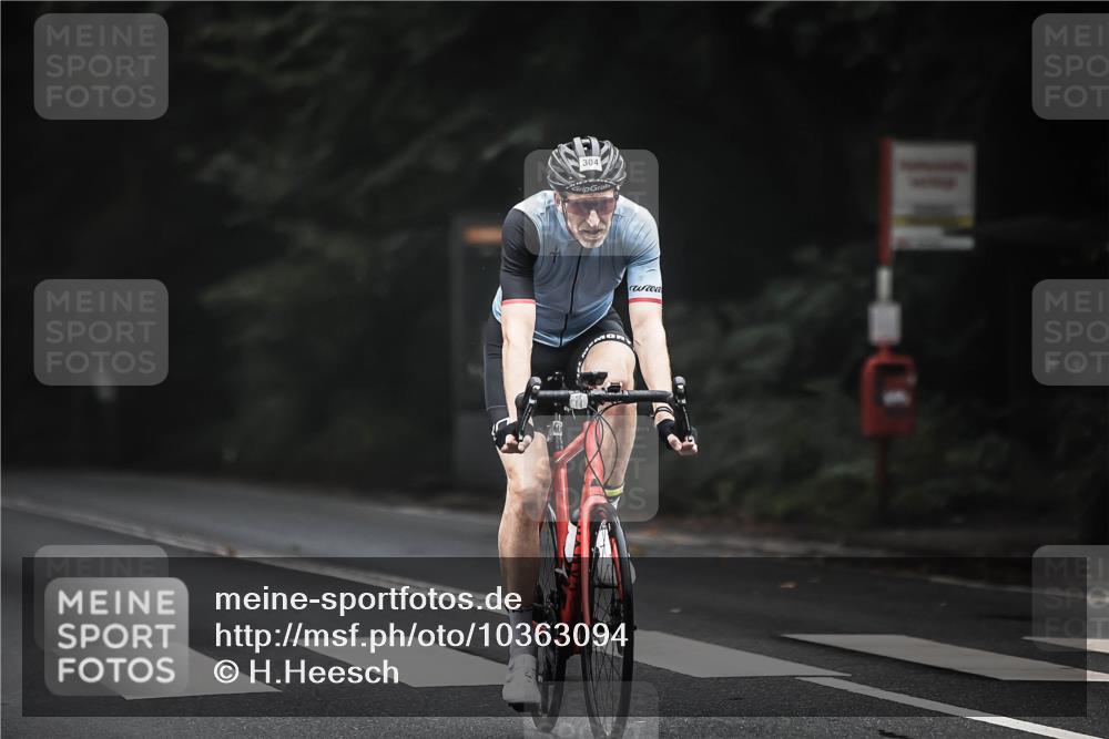 13.09.2026 - Stadtparktriathlon H.Heesch http://msf.ph/oto/10363094 13.09.2026 10:07:08 Radfahren 217, 284, 304, 339 meine-sportfotos.de