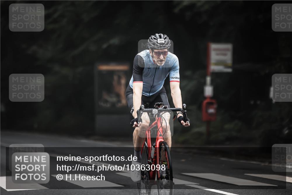 13.09.2026 - Stadtparktriathlon H.Heesch http://msf.ph/oto/10363098 13.09.2026 10:07:08 Radfahren 217, 284, 304, 339 meine-sportfotos.de