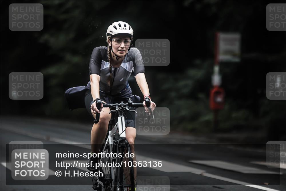 13.09.2026 - Stadtparktriathlon H.Heesch http://msf.ph/oto/10363136 13.09.2026 13:10:25 Radfahren 1204, 1229, 1255, 1262, 1326, 1375, 1388, 1405, 1417 meine-sportfotos.de