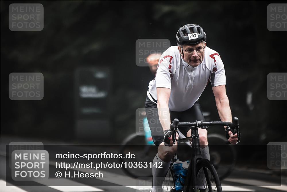 13.09.2026 - Stadtparktriathlon H.Heesch http://msf.ph/oto/10363142 13.09.2026 10:07:19 Radfahren 293 meine-sportfotos.de