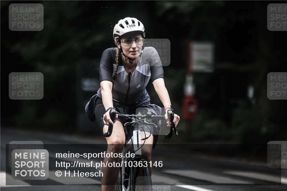 13.09.2026 - Stadtparktriathlon H.Heesch http://msf.ph/oto/10363146 13.09.2026 13:10:26 Radfahren 1204, 1229, 1255, 1262, 1326, 1388, 1393, 1405, 1417 meine-sportfotos.de