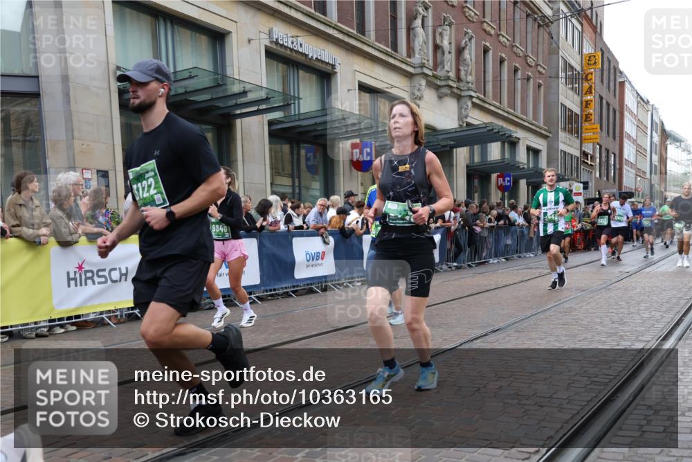 13.09.2026 - 21. swb-Marathon Bremen Strokosch-Dieckow http://msf.ph/oto/10363165 13.09.2026 13:36:46 Ziel 551, 950, 1285, 1641, 1849, 1854, 1991, 2241, 2275, 2531, 2930, 3122, 3333, 3541, 3732, 3787, 3874, 3894, 3909, 4261, 4410, 4448, 4932, 4947, 5236, 5355, 5547, 5577, 6046, 6056, 6269, 6408, 6431, 6629, 6947, 6961, 7006, 7046, 7398, 7445, 7937, 8034, 8268, 8443, 8458, 8498, 8839, 9140, 9310, 9317, 9331, 9415, 9589, 9701, 9840, 13077, 164, 372, 551, 813, 843, 900, 1738, 1880, 1936, 2467, 2673, 2700, 2731, 2819, 2823, 3067, 3541, 3585, 3635, 3815, 3874, 3998, 4006, 4050 meine-sportfotos.de
