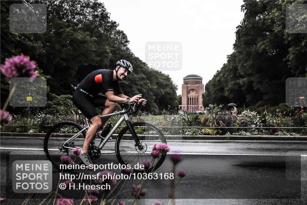 13.09.2026 - Stadtparktriathlon H.Heesch http://msf.ph/oto/10363168 13.09.2026 12:27:35 Radfahren 1047, 1051 meine-sportfotos.de