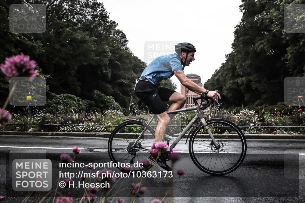 13.09.2026 - Stadtparktriathlon H.Heesch http://msf.ph/oto/10363173 13.09.2026 12:27:37 Radfahren 1007, 1047, 1051 meine-sportfotos.de
