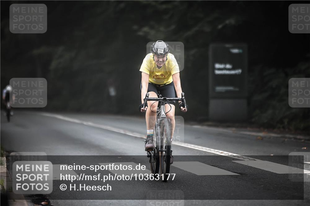 13.09.2026 - Stadtparktriathlon H.Heesch http://msf.ph/oto/10363177 13.09.2026 10:07:30 Radfahren 295 meine-sportfotos.de