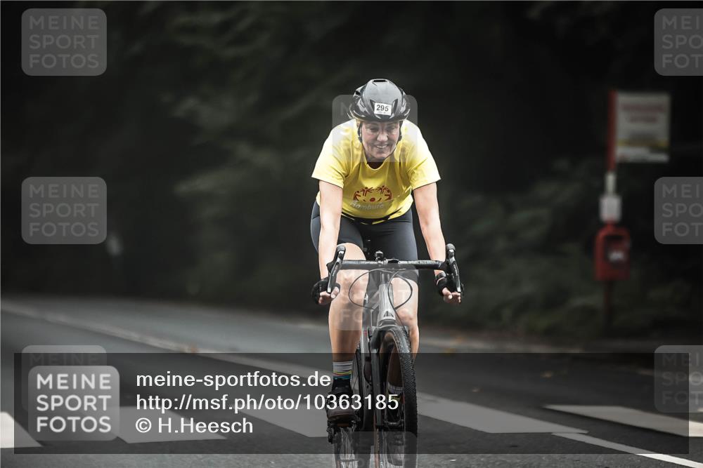 13.09.2026 - Stadtparktriathlon H.Heesch http://msf.ph/oto/10363185 13.09.2026 10:07:31 Radfahren 219, 295 meine-sportfotos.de