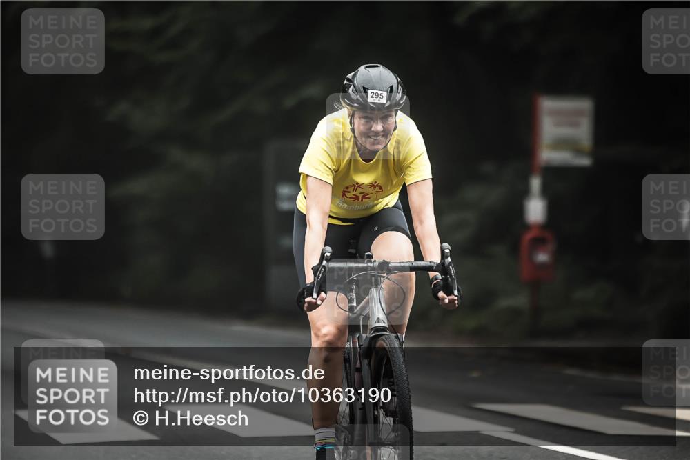 13.09.2026 - Stadtparktriathlon H.Heesch http://msf.ph/oto/10363190 13.09.2026 10:07:31 Radfahren 219, 295 meine-sportfotos.de