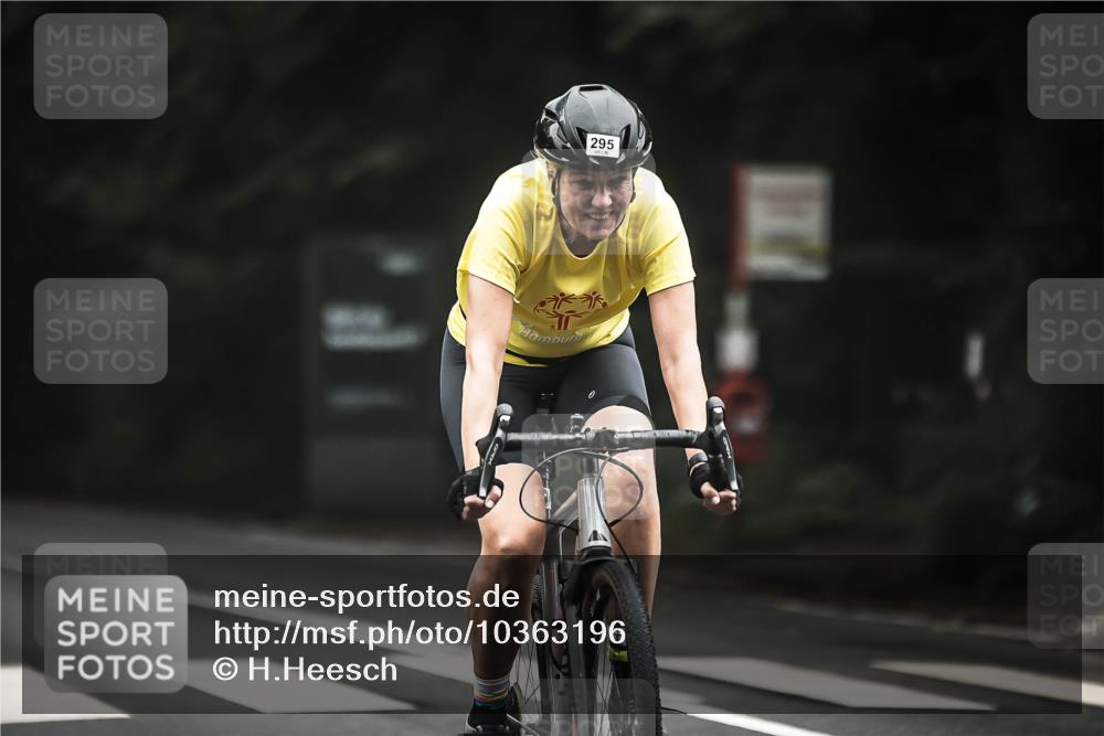 13.09.2026 - Stadtparktriathlon H.Heesch http://msf.ph/oto/10363196 13.09.2026 10:07:31 Radfahren 219, 295 meine-sportfotos.de