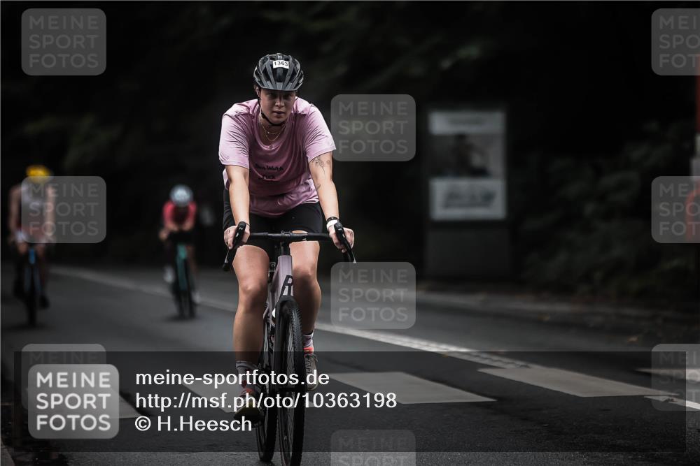 13.09.2026 - Stadtparktriathlon H.Heesch http://msf.ph/oto/10363198 13.09.2026 13:10:36 Radfahren 1193, 1204, 1363, 1380, 1389, 1393, 1411 meine-sportfotos.de