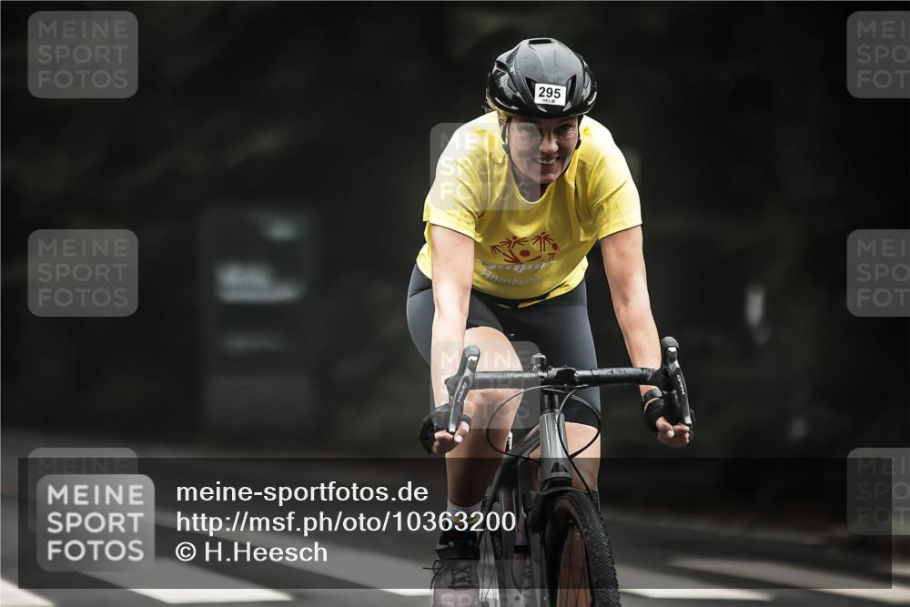13.09.2026 - Stadtparktriathlon H.Heesch http://msf.ph/oto/10363200 13.09.2026 10:07:32 Radfahren 219, 295 meine-sportfotos.de