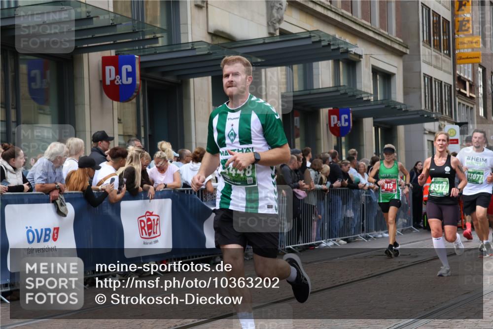 13.09.2026 - 21. swb-Marathon Bremen Strokosch-Dieckow http://msf.ph/oto/10363202 13.09.2026 13:36:47 Ziel 950, 1180, 1285, 1641, 1849, 1854, 1991, 2241, 2275, 2531, 2930, 3122, 3333, 3732, 3787, 3894, 3909, 4261, 4410, 4448, 4932, 4947, 5236, 5355, 5547, 5577, 6046, 6056, 6269, 6408, 6431, 6629, 6904, 6947, 6961, 7006, 7046, 7398, 7445, 7937, 8034, 8268, 8443, 8458, 8839, 9140, 9310, 9317, 9331, 9415, 9589, 9701, 9840, 13077, 164, 372, 551, 813, 843, 900, 1738, 1880, 1936, 2275, 2467, 2673, 2731, 2819, 2823, 3067, 3541, 3585, 3635, 3815, 3874, 3998, 4006, 4050 meine-sportfotos.de