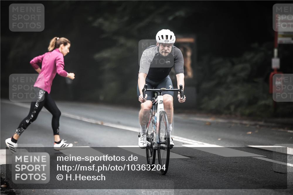13.09.2026 - Stadtparktriathlon H.Heesch http://msf.ph/oto/10363204 13.09.2026 10:07:37 Radfahren 219, 295 meine-sportfotos.de