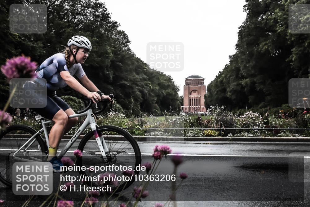 13.09.2026 - Stadtparktriathlon H.Heesch http://msf.ph/oto/10363206 13.09.2026 12:27:52 Radfahren 986, 1061, 1090, 1148 meine-sportfotos.de