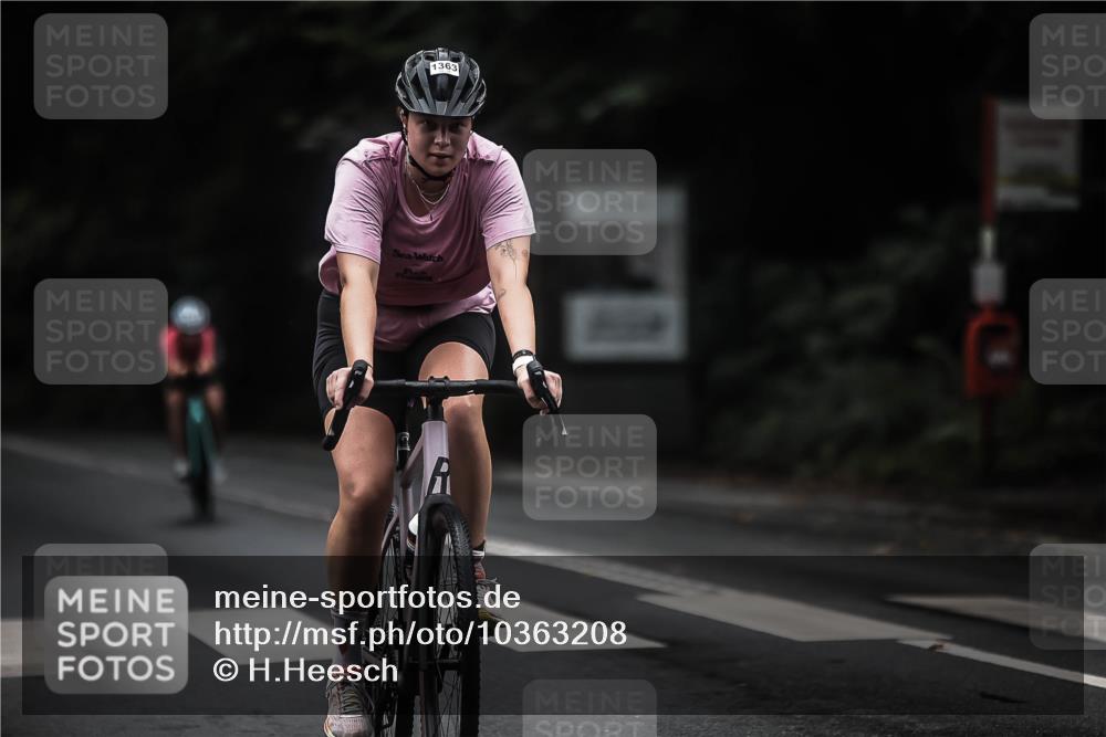 13.09.2026 - Stadtparktriathlon H.Heesch http://msf.ph/oto/10363208 13.09.2026 13:10:36 Radfahren 1193, 1204, 1363, 1380, 1389, 1393, 1411 meine-sportfotos.de