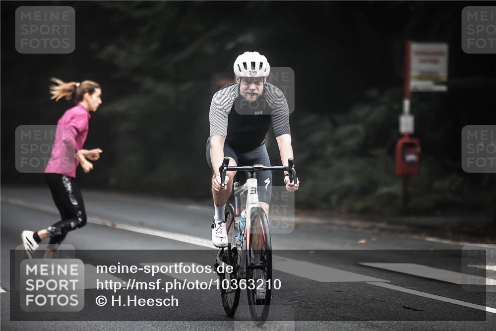 13.09.2026 - Stadtparktriathlon H.Heesch http://msf.ph/oto/10363210 13.09.2026 10:07:37 Radfahren 219, 295 meine-sportfotos.de