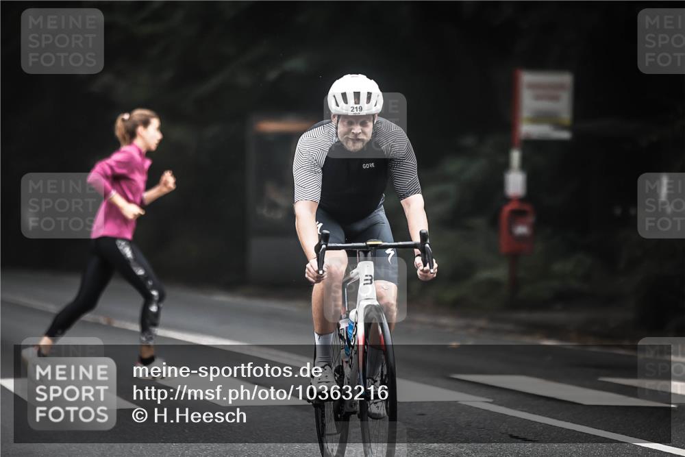 13.09.2026 - Stadtparktriathlon H.Heesch http://msf.ph/oto/10363216 13.09.2026 10:07:37 Radfahren 219, 295 meine-sportfotos.de