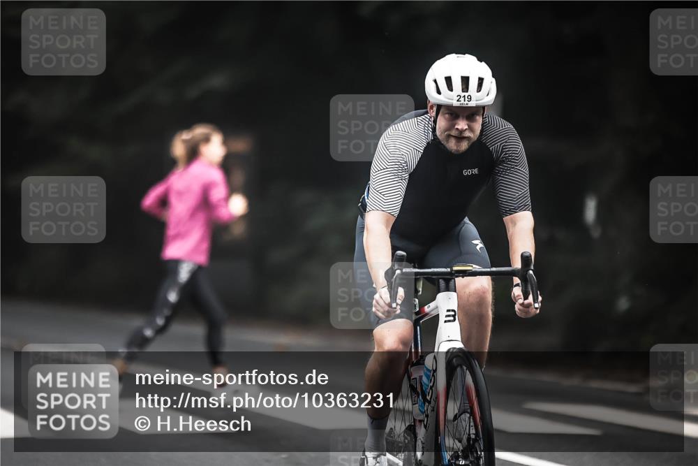 13.09.2026 - Stadtparktriathlon H.Heesch http://msf.ph/oto/10363231 13.09.2026 10:07:37 Radfahren 219, 295 meine-sportfotos.de