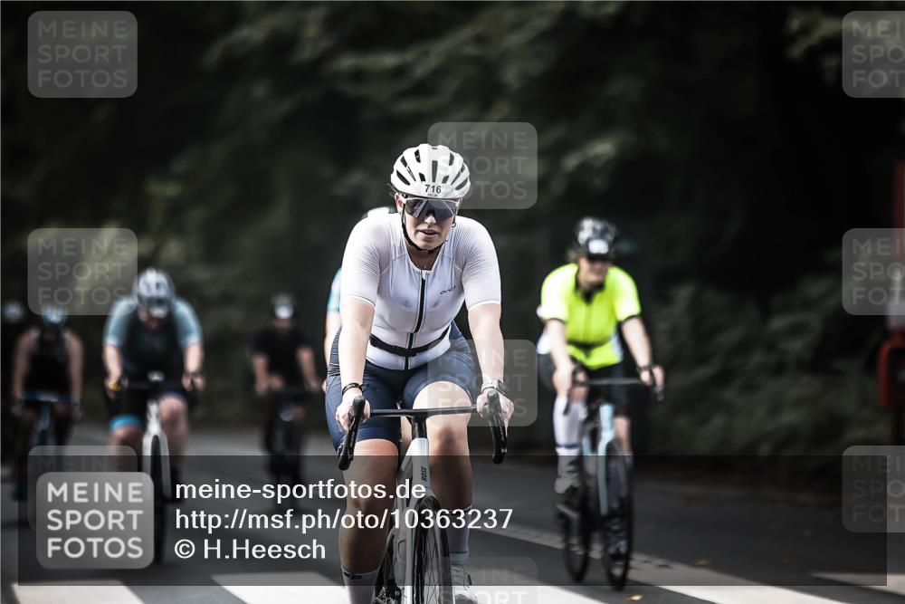 13.09.2026 - Stadtparktriathlon H.Heesch http://msf.ph/oto/10363237 13.09.2026 11:19:55 Radfahren 578, 619, 664, 716, 720, 749, 793, 799 meine-sportfotos.de