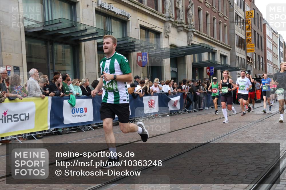 13.09.2026 - 21. swb-Marathon Bremen Strokosch-Dieckow http://msf.ph/oto/10363248 13.09.2026 13:36:48 Ziel 950, 1180, 1285, 1641, 1849, 1854, 1991, 2241, 2531, 2930, 3122, 3333, 3732, 3787, 3894, 3909, 4261, 4410, 4448, 4932, 4947, 5236, 5355, 5547, 5577, 5612, 6046, 6056, 6269, 6408, 6431, 6629, 6904, 6947, 6961, 7006, 7046, 7398, 7445, 7937, 8034, 8268, 8443, 8458, 8839, 9140, 9310, 9317, 9331, 9415, 9589, 9701, 9840, 13077, 164, 551, 813, 843, 1738, 1880, 1936, 2275, 2467, 2673, 2731, 2819, 2823, 3067, 3541, 3585, 3635, 3815, 3874, 3998, 4006, 4050, 5236, 6408 meine-sportfotos.de