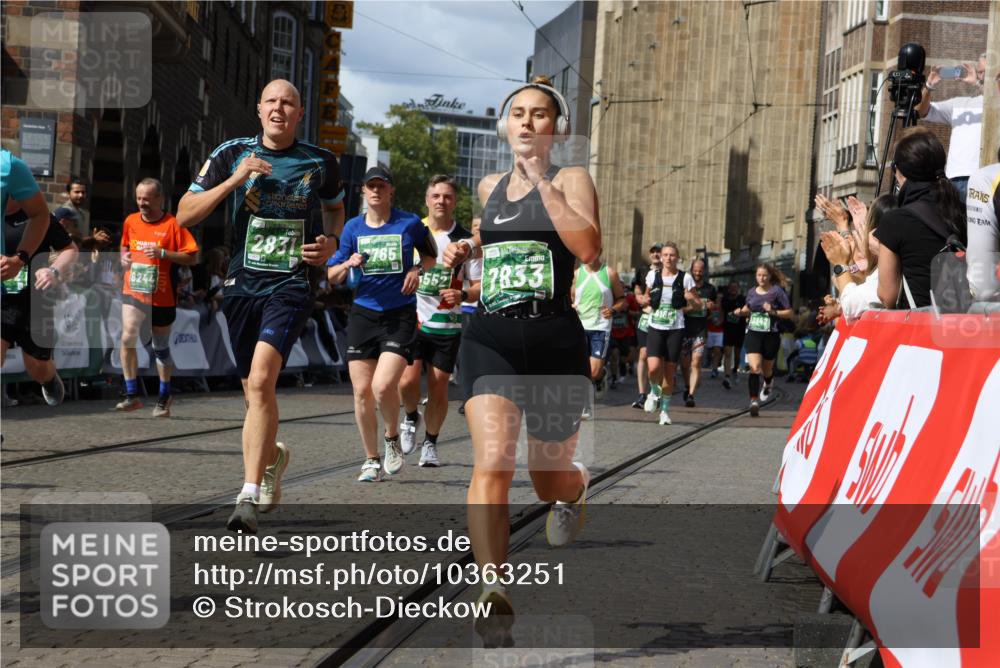 13.09.2026 - 21. swb-Marathon Bremen Strokosch-Dieckow http://msf.ph/oto/10363251 13.09.2026 13:34:38 Ziel 682, 911, 1307, 1364, 2215, 2355, 2464, 3029, 3068, 3162, 3214, 3632, 3636, 3890, 4112, 4616, 5147, 5265, 5489, 5566, 5768, 5852, 6255, 6350, 6405, 7113, 7696, 7746, 7897, 8870, 9094, 9100, 9402, 9453, 9802, 9905, 10058, 13112, 1210, 1967, 2525, 2561, 2755, 3181, 3353, 3380, 3765, 3842, 5378, 5415, 5684, 6085, 6128, 6168, 6244, 7443, 7462, 8155, 8182, 8493, 8552, 8683, 9038, 9788, 9820, 13180 meine-sportfotos.de
