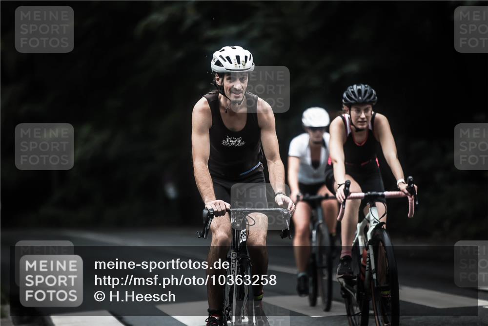 13.09.2026 - Stadtparktriathlon H.Heesch http://msf.ph/oto/10363258 13.09.2026 13:10:46 Radfahren 1355, 1373, 1425, 1427 meine-sportfotos.de