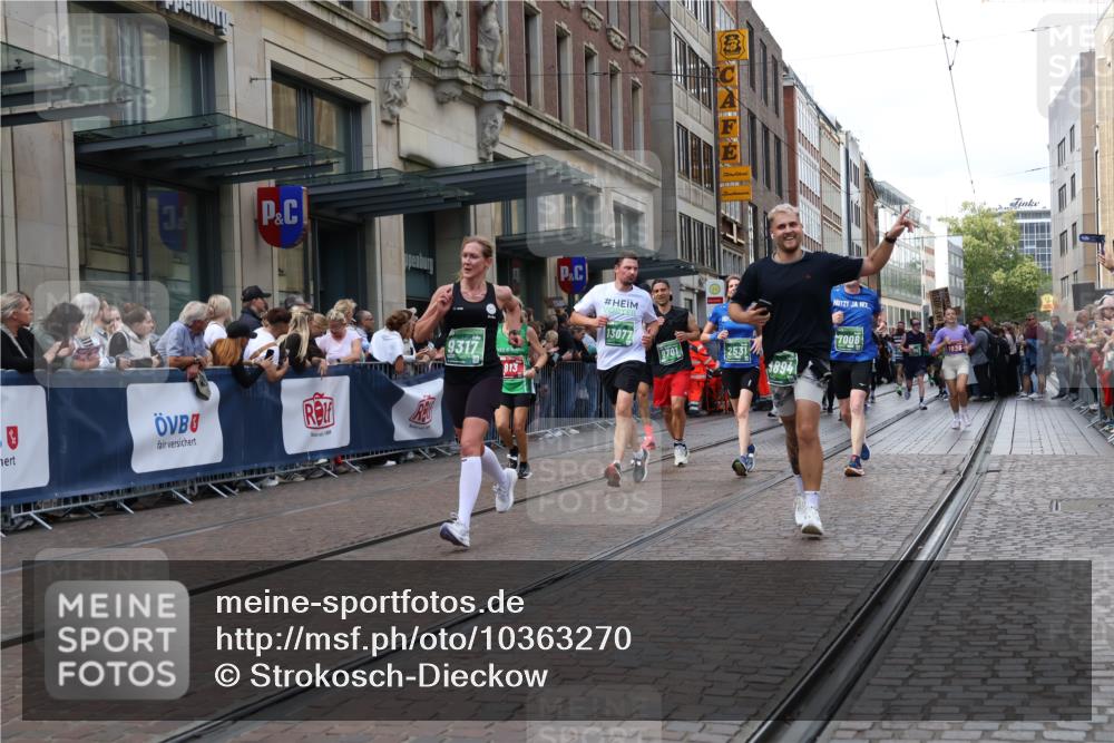 13.09.2026 - 21. swb-Marathon Bremen Strokosch-Dieckow http://msf.ph/oto/10363270 13.09.2026 13:36:49 Ziel 950, 1180, 1285, 1641, 1849, 1854, 1991, 2241, 2531, 2930, 3122, 3333, 3732, 3787, 3894, 3909, 4261, 4410, 4448, 4932, 4947, 5355, 5547, 5577, 5612, 6046, 6056, 6269, 6431, 6629, 6904, 6947, 6961, 7006, 7046, 7398, 7445, 7937, 8034, 8268, 8443, 8458, 8839, 9140, 9310, 9317, 9331, 9415, 9589, 9701, 9840, 13077, 164, 551, 813, 843, 1936, 2275, 2467, 2673, 2731, 2819, 2823, 3067, 3541, 3585, 3635, 3815, 3874, 3998, 4006, 4050, 5236, 5355, 6408 meine-sportfotos.de