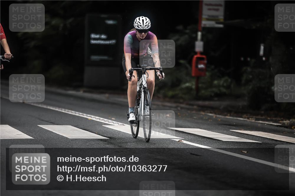 13.09.2026 - Stadtparktriathlon H.Heesch http://msf.ph/oto/10363277 13.09.2026 13:10:56 Radfahren 1251, 1293, 1334, 1347, 1356, 1364 meine-sportfotos.de