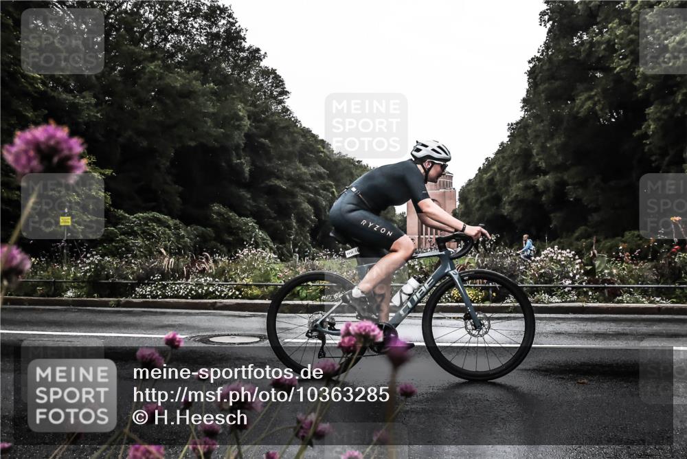 13.09.2026 - Stadtparktriathlon H.Heesch http://msf.ph/oto/10363285 13.09.2026 12:28:20 Radfahren 1004, 1098, 1113, 1158 meine-sportfotos.de